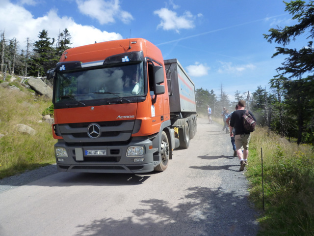 Ein LKW auf dem Harzer Hexenstieg